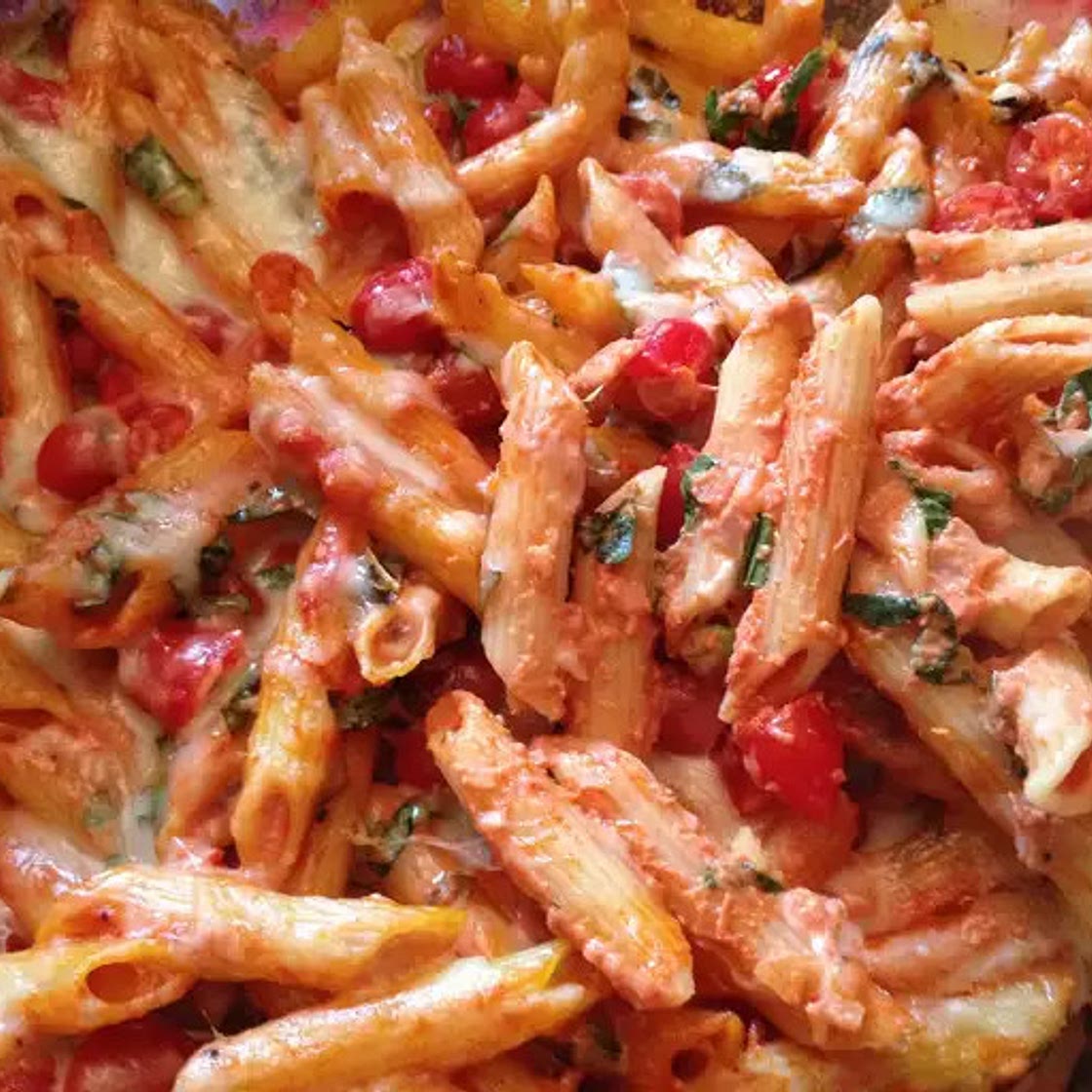 Creamy Pasta Bake with Cherry Tomatoes and Basil