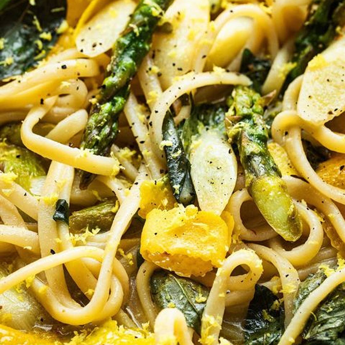 Linguine mit Spargel und Zitrone