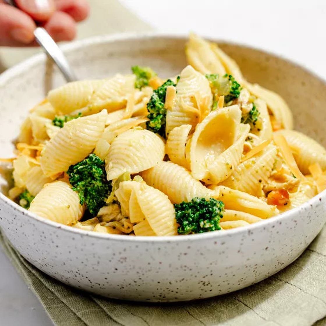 6-Ingredient Broccoli-Cheddar Chicken Pasta