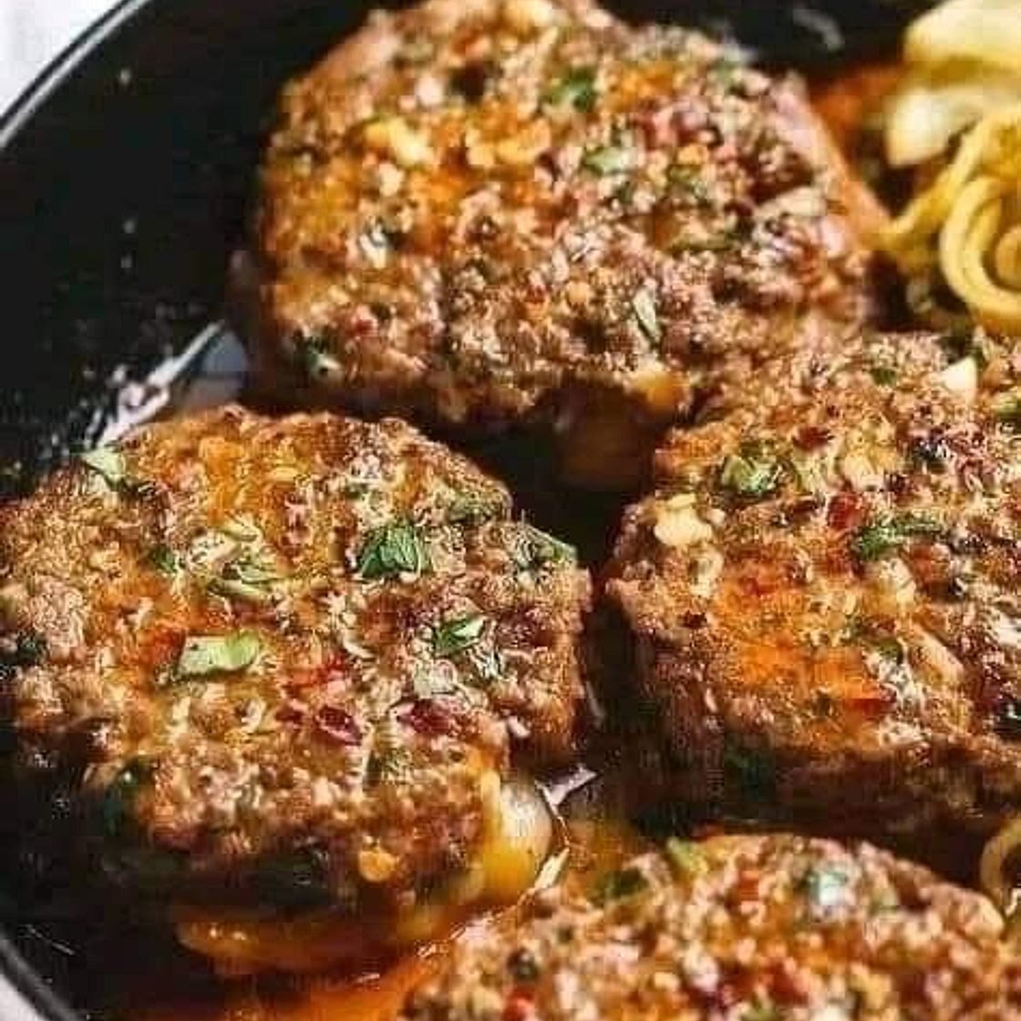 Hamburger steaks with onion gravy