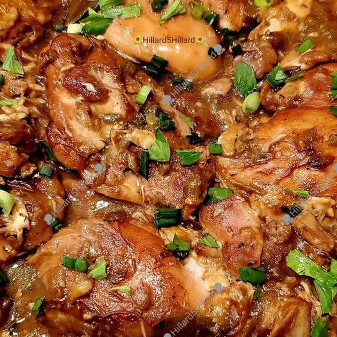 SOUTHERN SMOTHERED CHICKEN