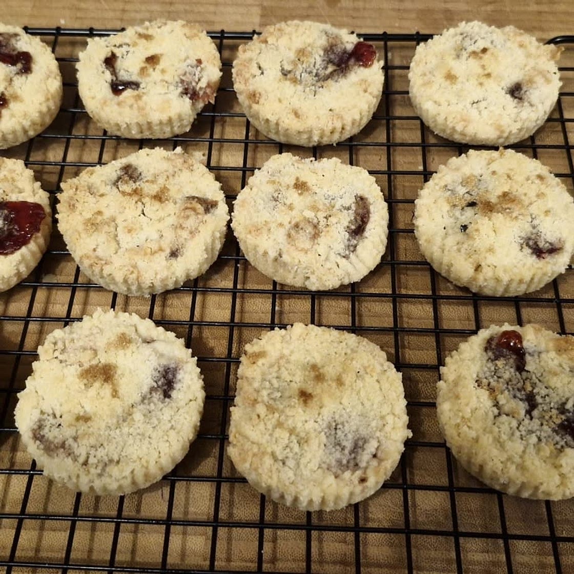 Raspberry Crumble Cookies