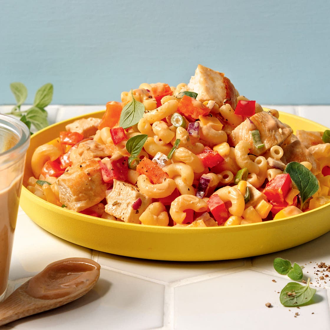 Salade de pâtes au poulet BBQ