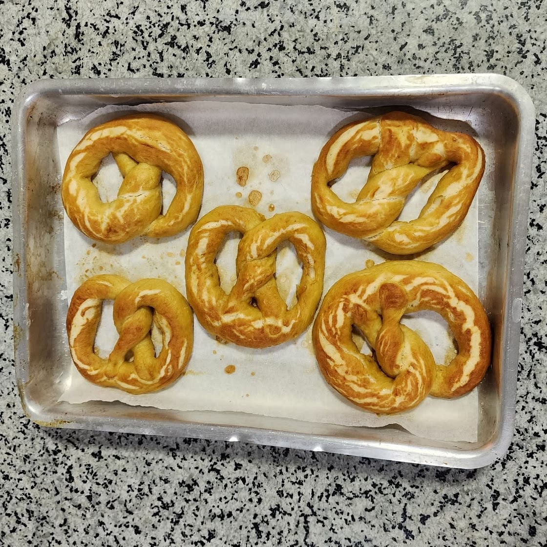 Easy Homemade Soft Pretzels