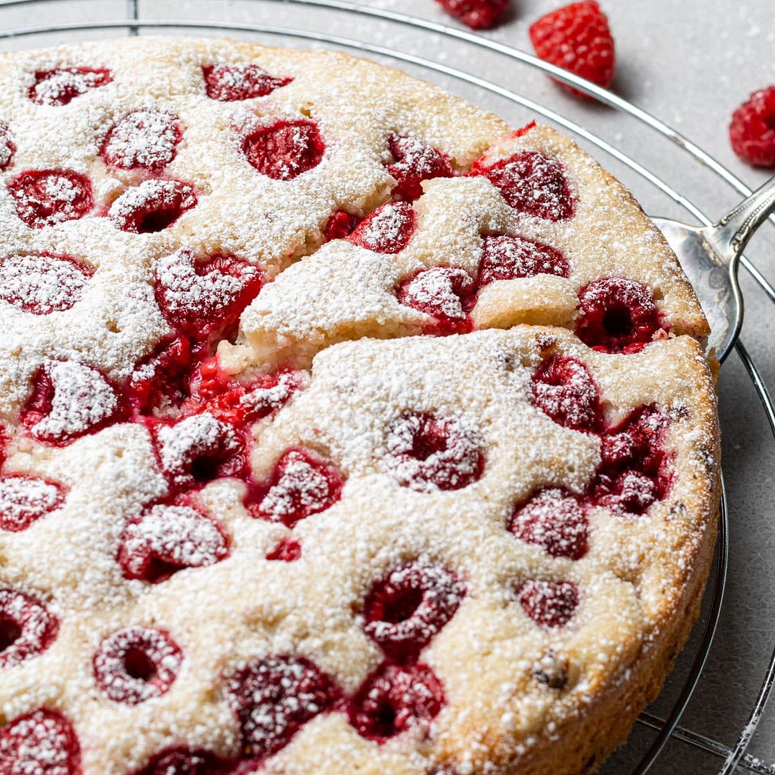 Summer Raspberry Cake