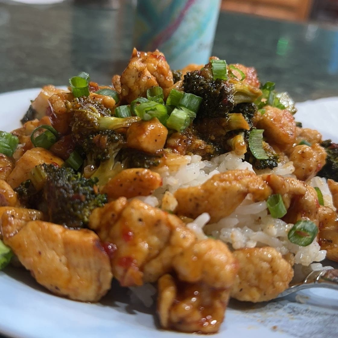 Spicy Hoisin Chicken & Broccoli with Garlic Rice