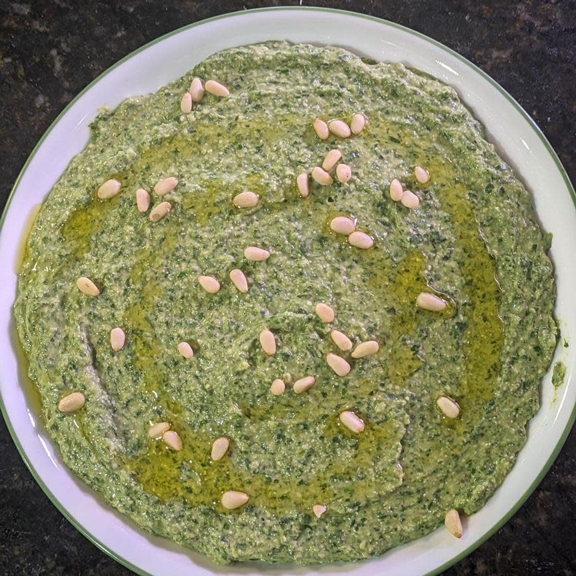 Creamy Pesto Hummus