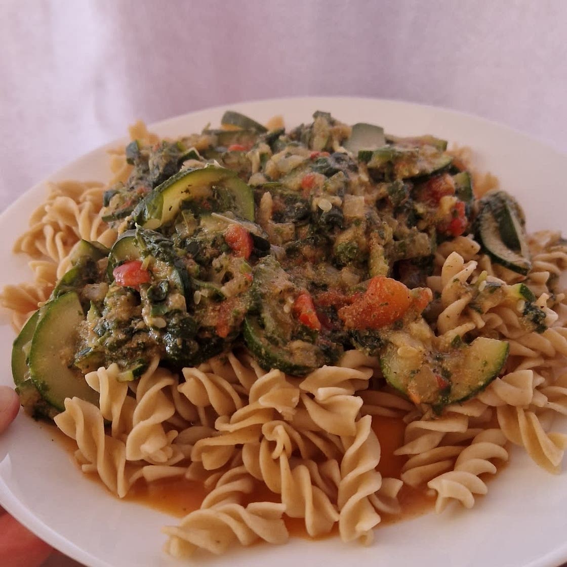 Creamy Chili Zucchini and Spinach Pasta