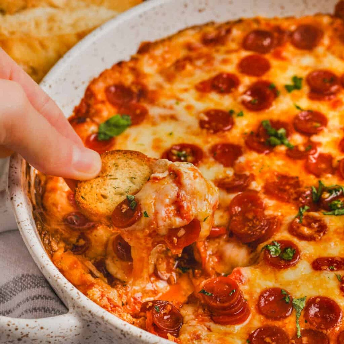 Easy Cheesy Pizza Dip