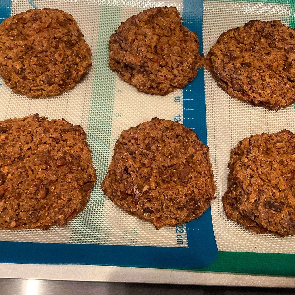 Black Bean & Roasted Red Pepper Veggie Burgers Recipe by Tasty