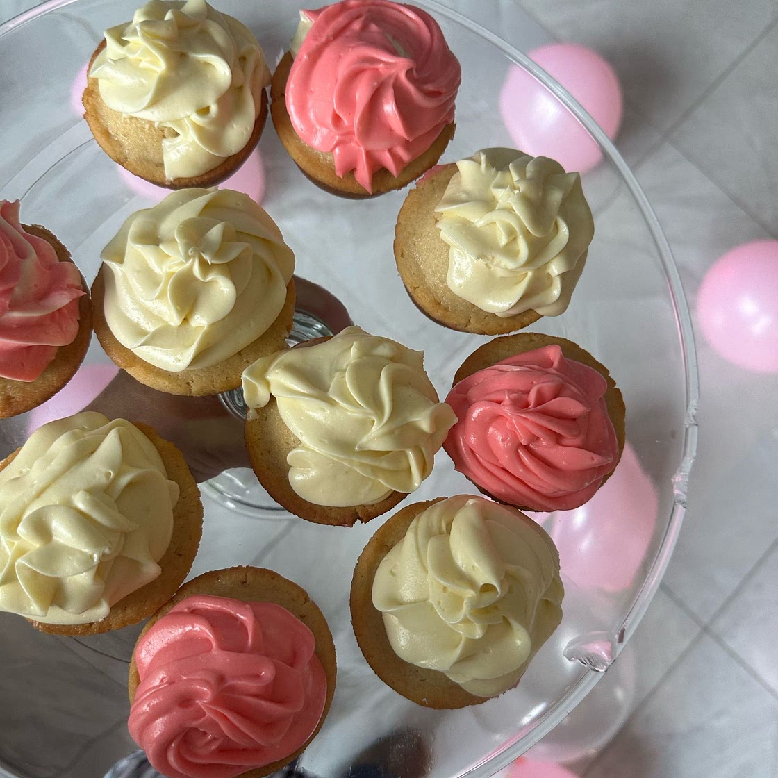Moist Vanilla Cupcakes