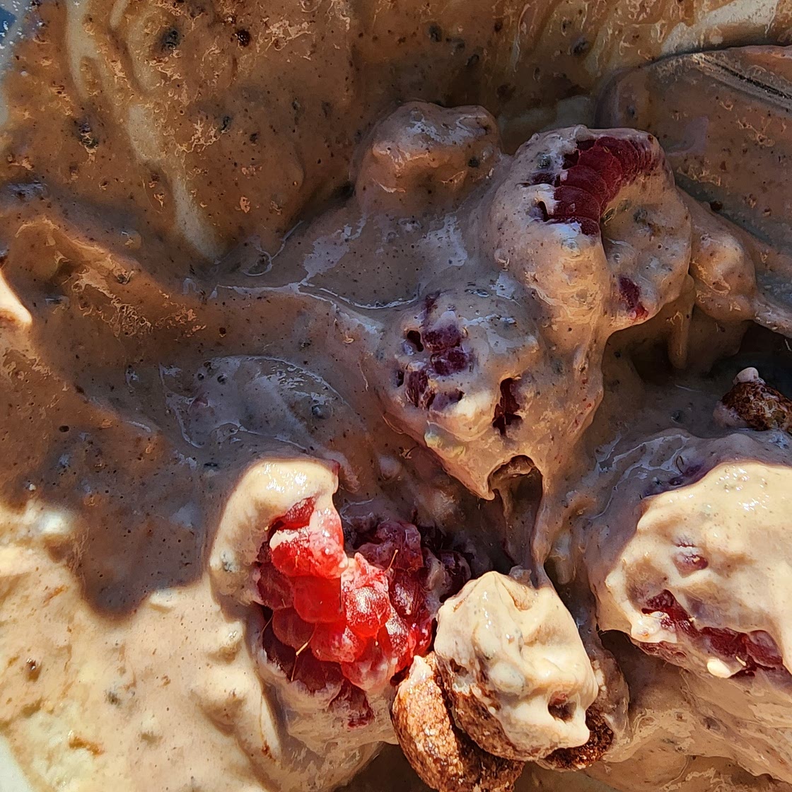 Berries and coco pops 306 cal per serve high protein *