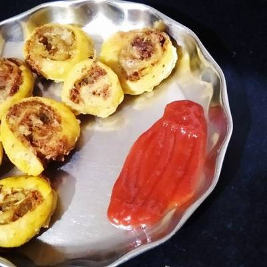 नमकीन भाखरवाड़ी (namkeen bhakarwadi recipe in Hindi)