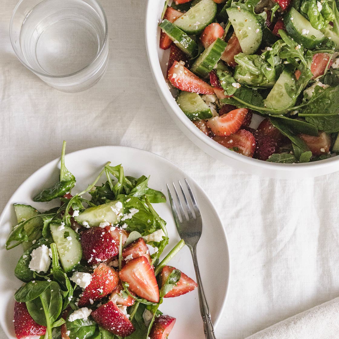 Simple Summer Strawberry Salad with Spinach and Feta