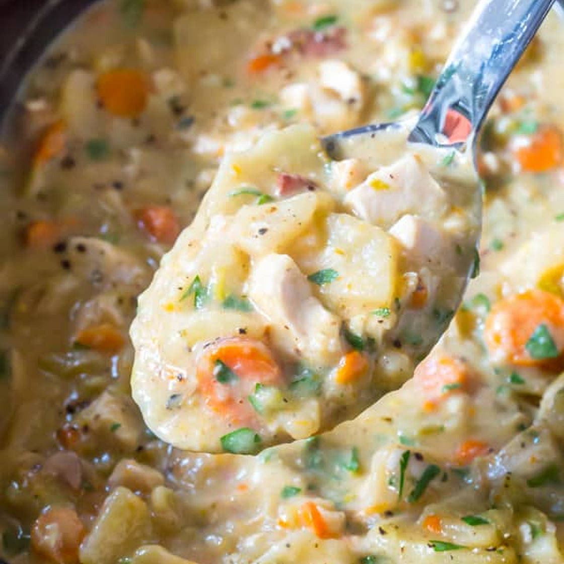 Healthy Crockpot Potato Soup with Chicken