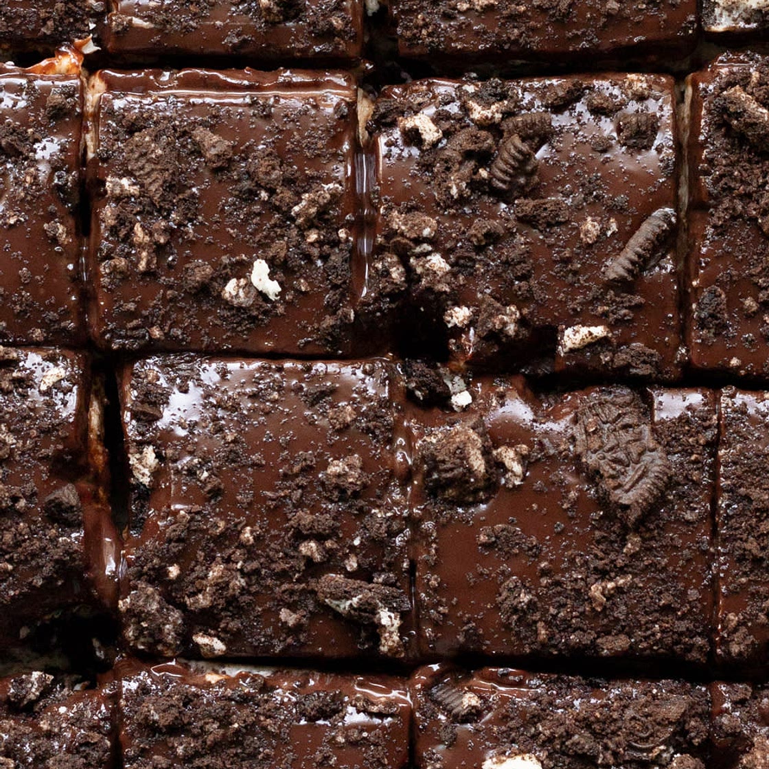 D'licious Cookies N Cream Brownies
