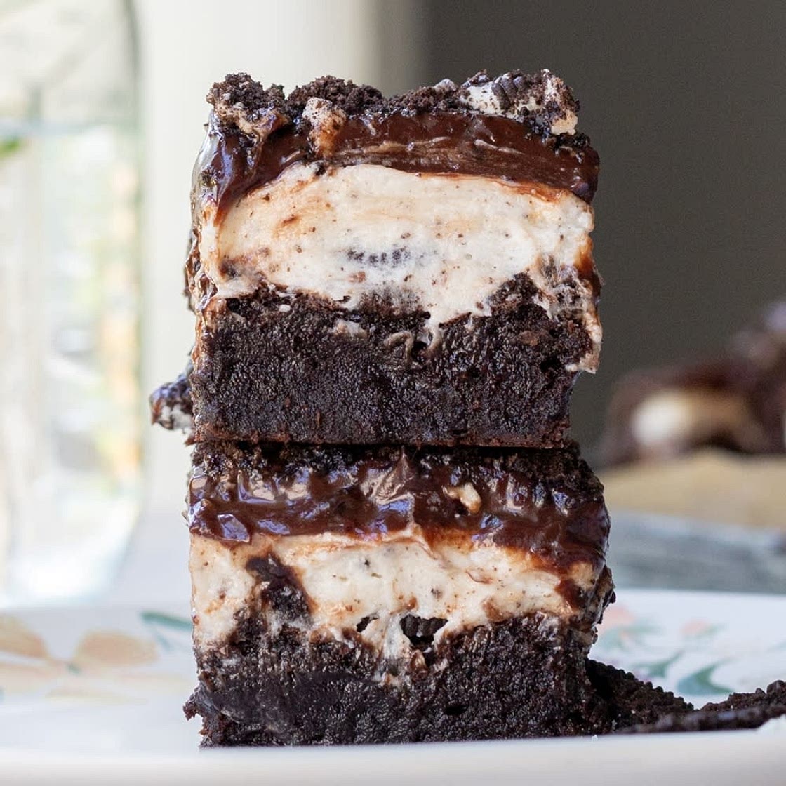 D'licious Cookies N Cream Brownies