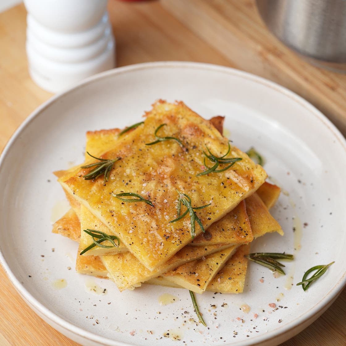 Ligurian chickpea focaccia (FARINATA DI CECI)