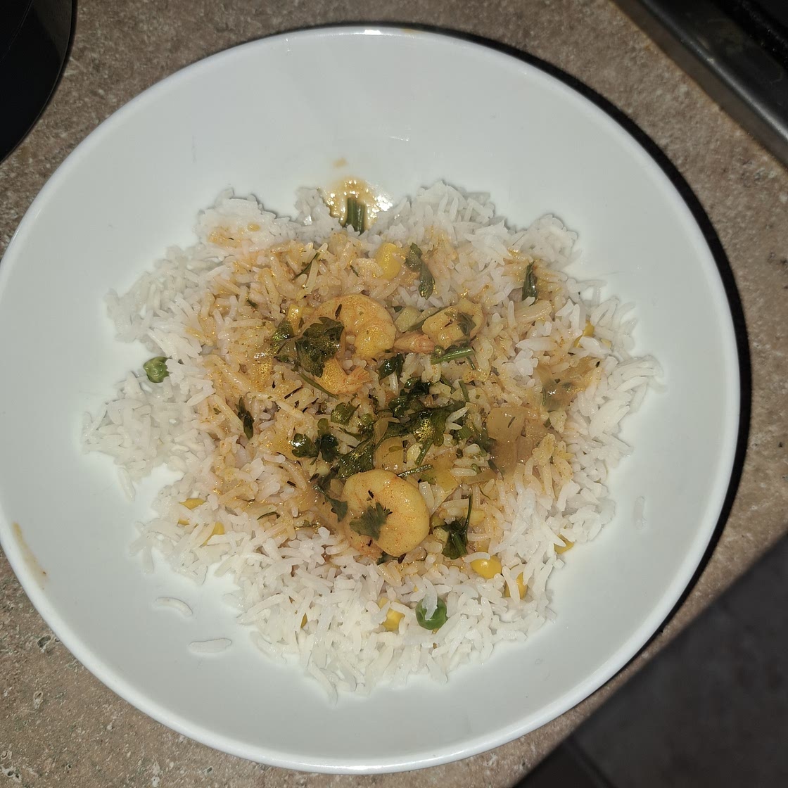 The creamiest shrimp dish ever. The sauce is everything you want, but more. It is easy, dairy-free, and something that you can enjoy on December 24th for all my seafood lovers. I will give you all the substitutions below in my comments and if you don’t lik