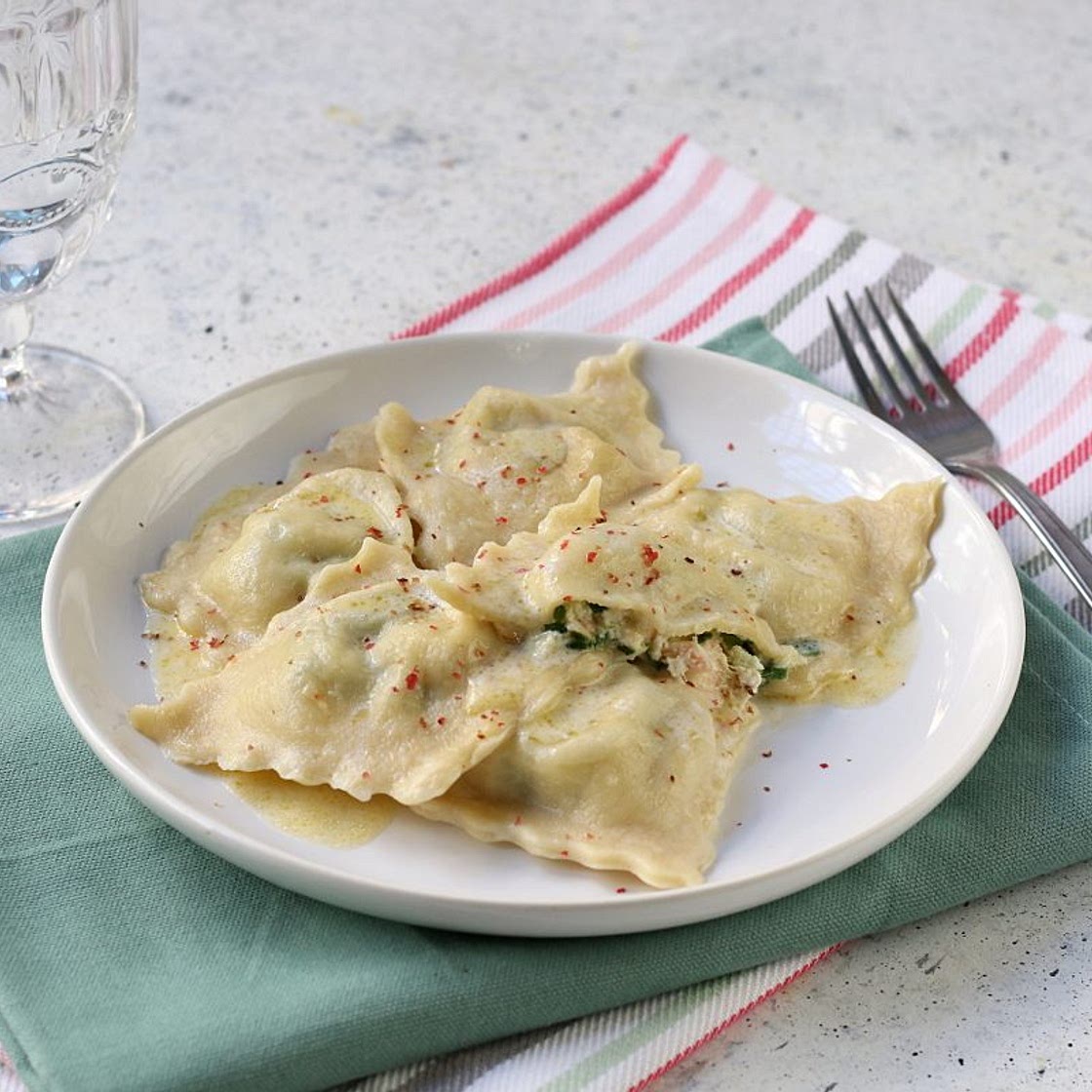 Ravioli al salmone: la ricetta del primo piatto elegante e dal sapore delicato
