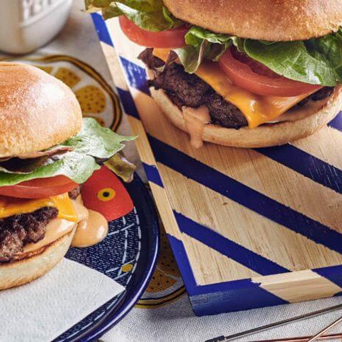 Klassischer Smashed Cheeseburger
