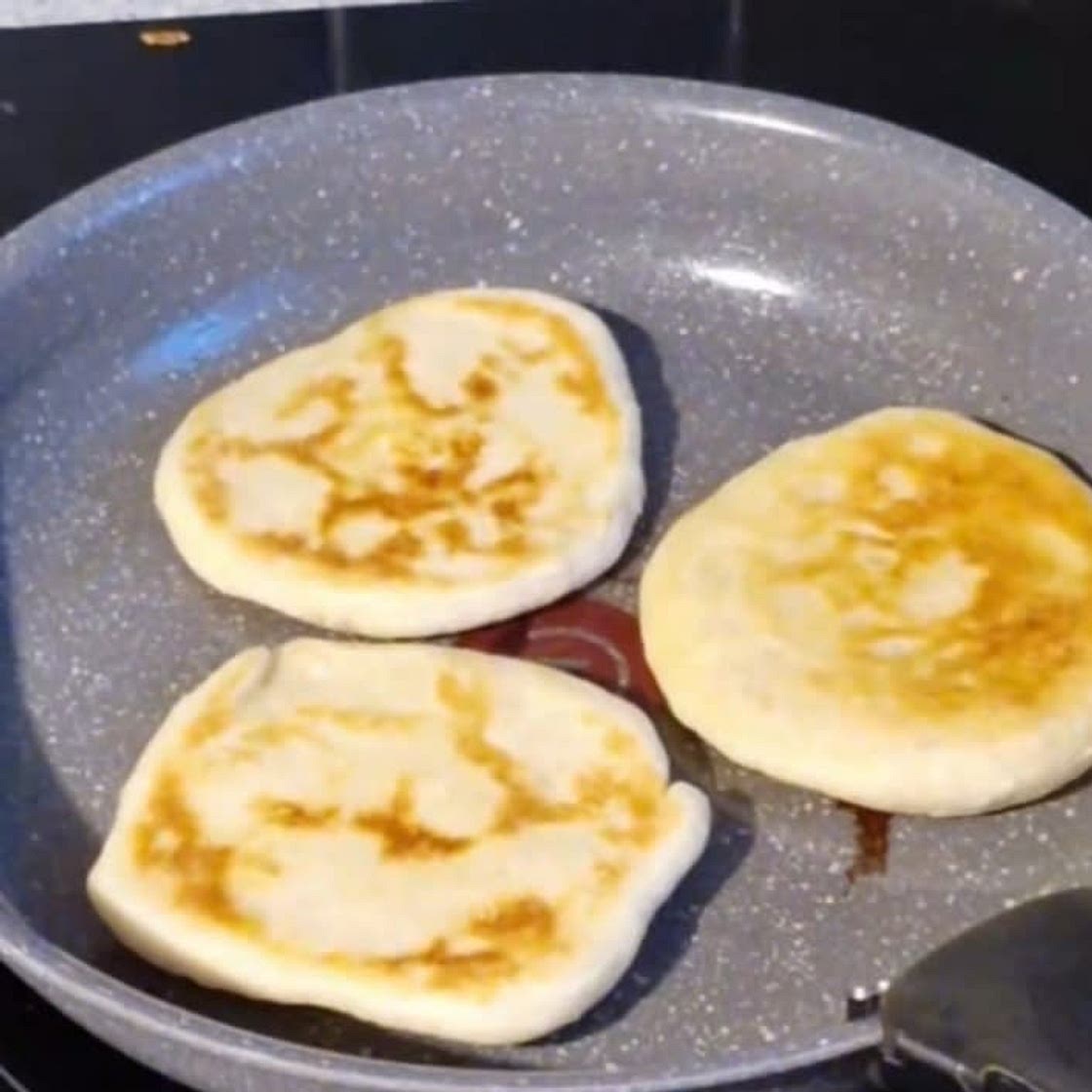 Cheese naans