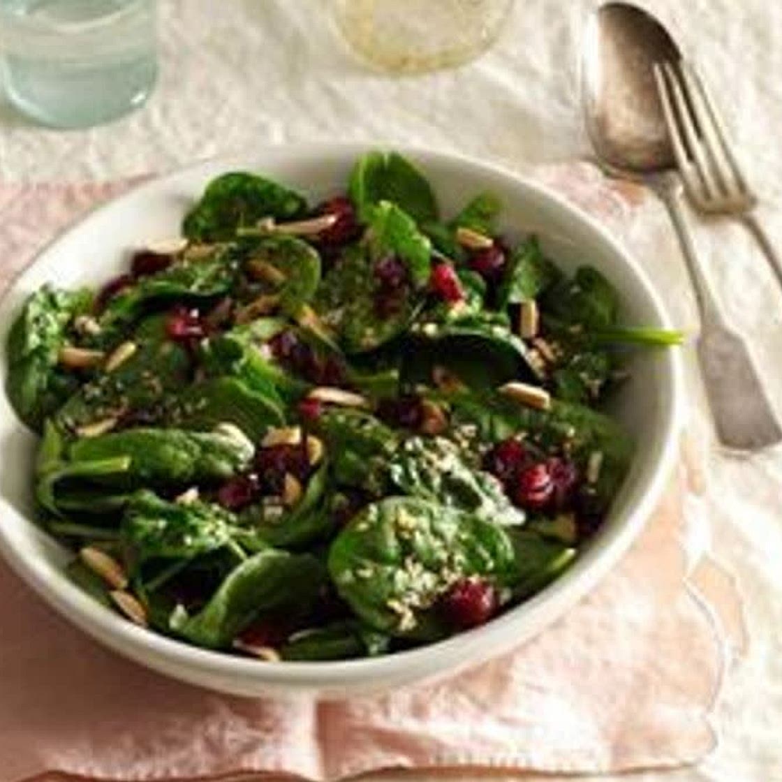 Salat s sapravkoj is tahini