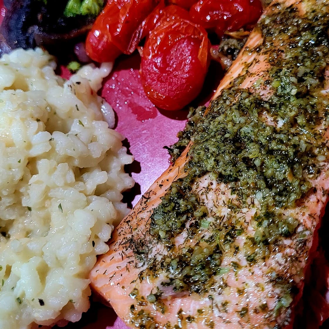 Salmon With Pesto and Garlic Tomatoes