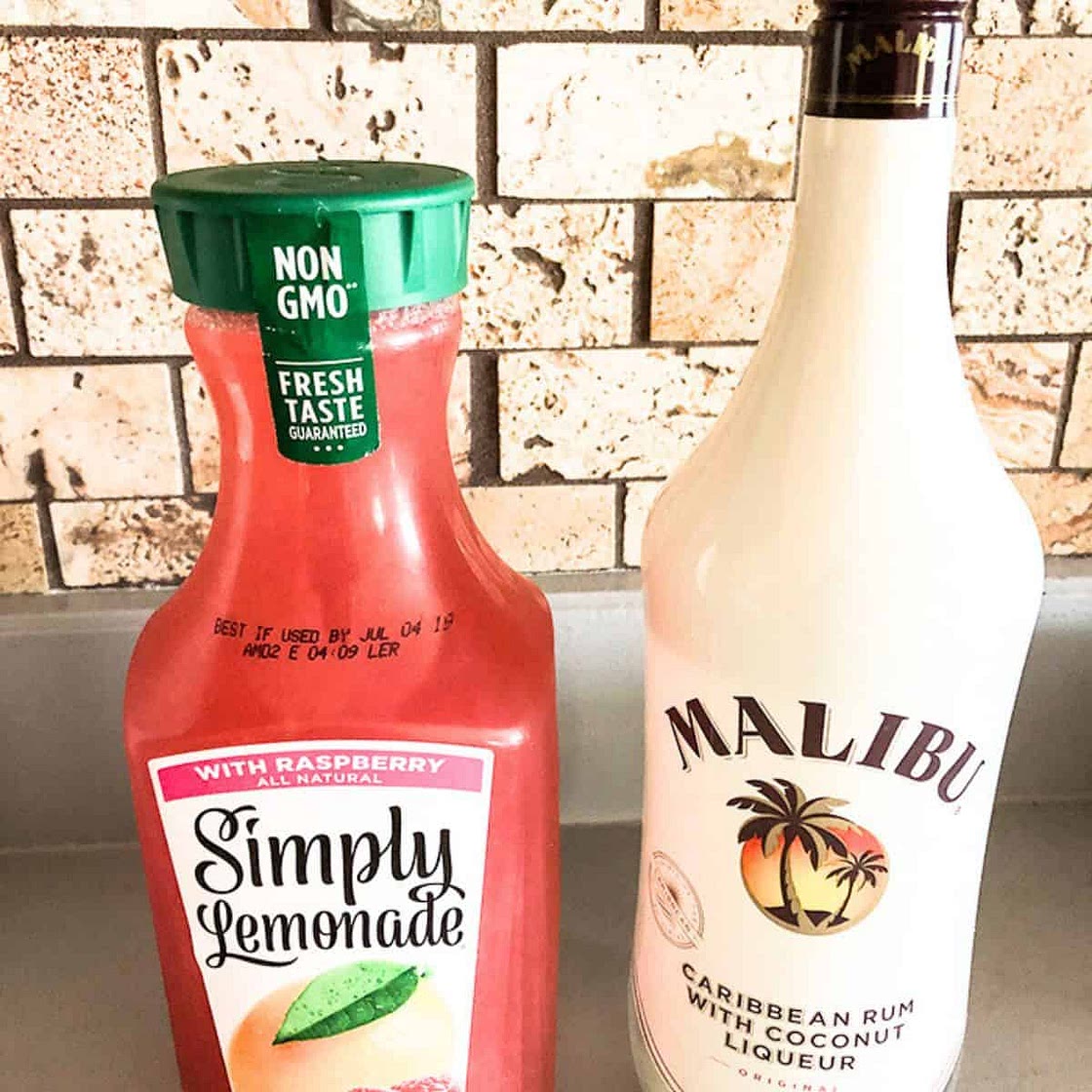 Raspberry Lemonade Cocktail