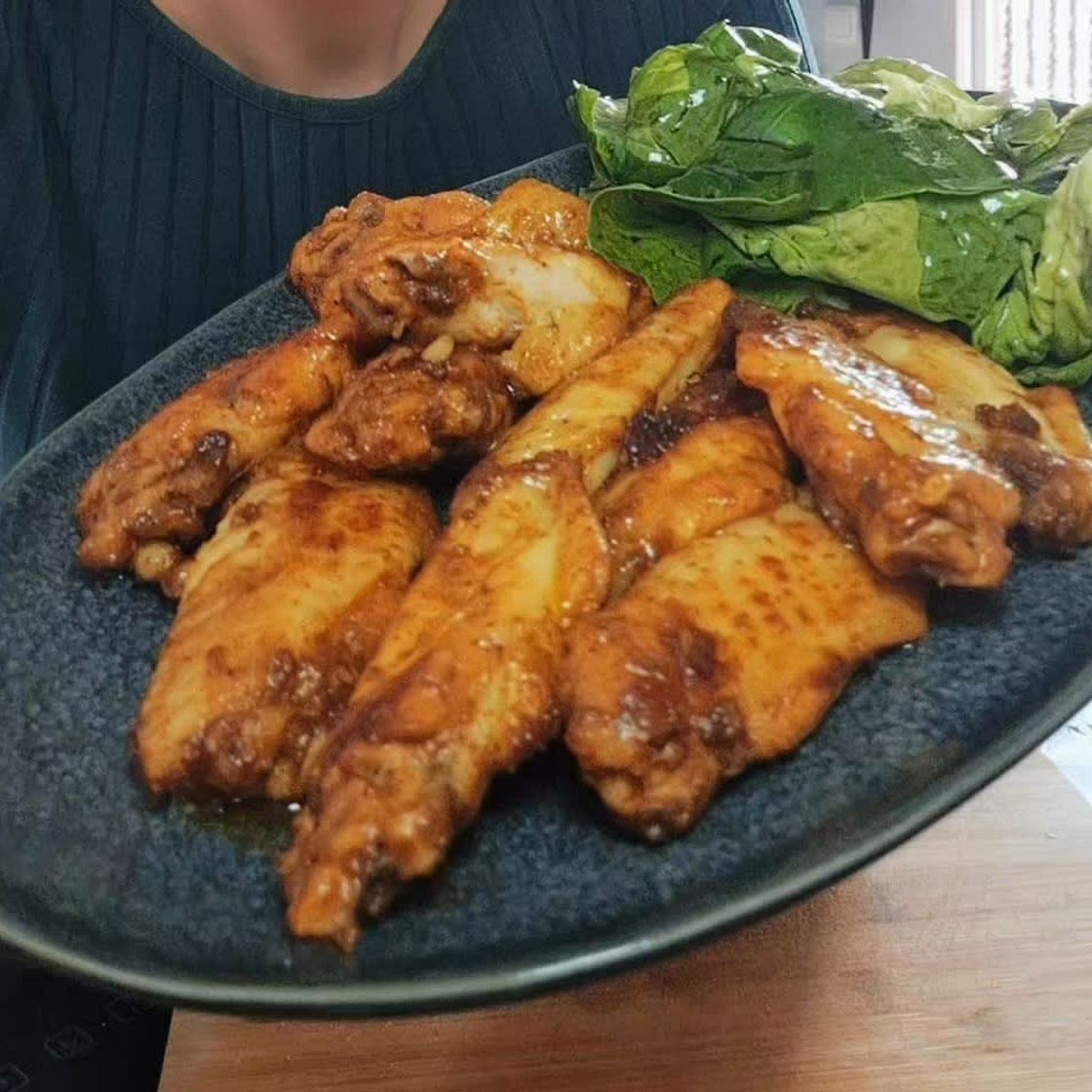 Low and Slow Gebakken Chicken Wings met Sla 🤗