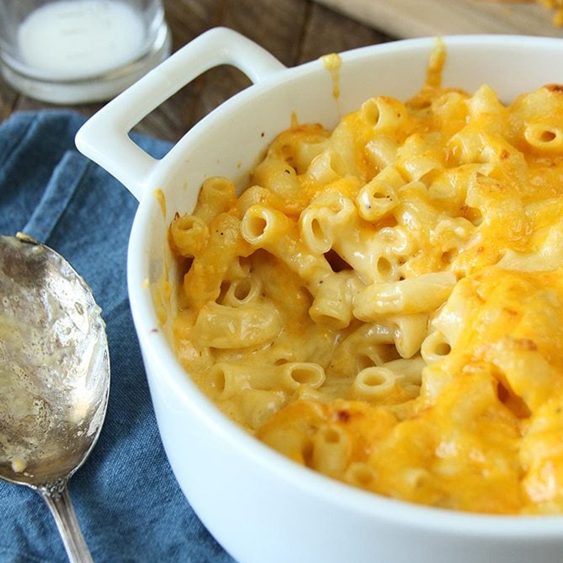 Classic Baked Macaroni and Cheese