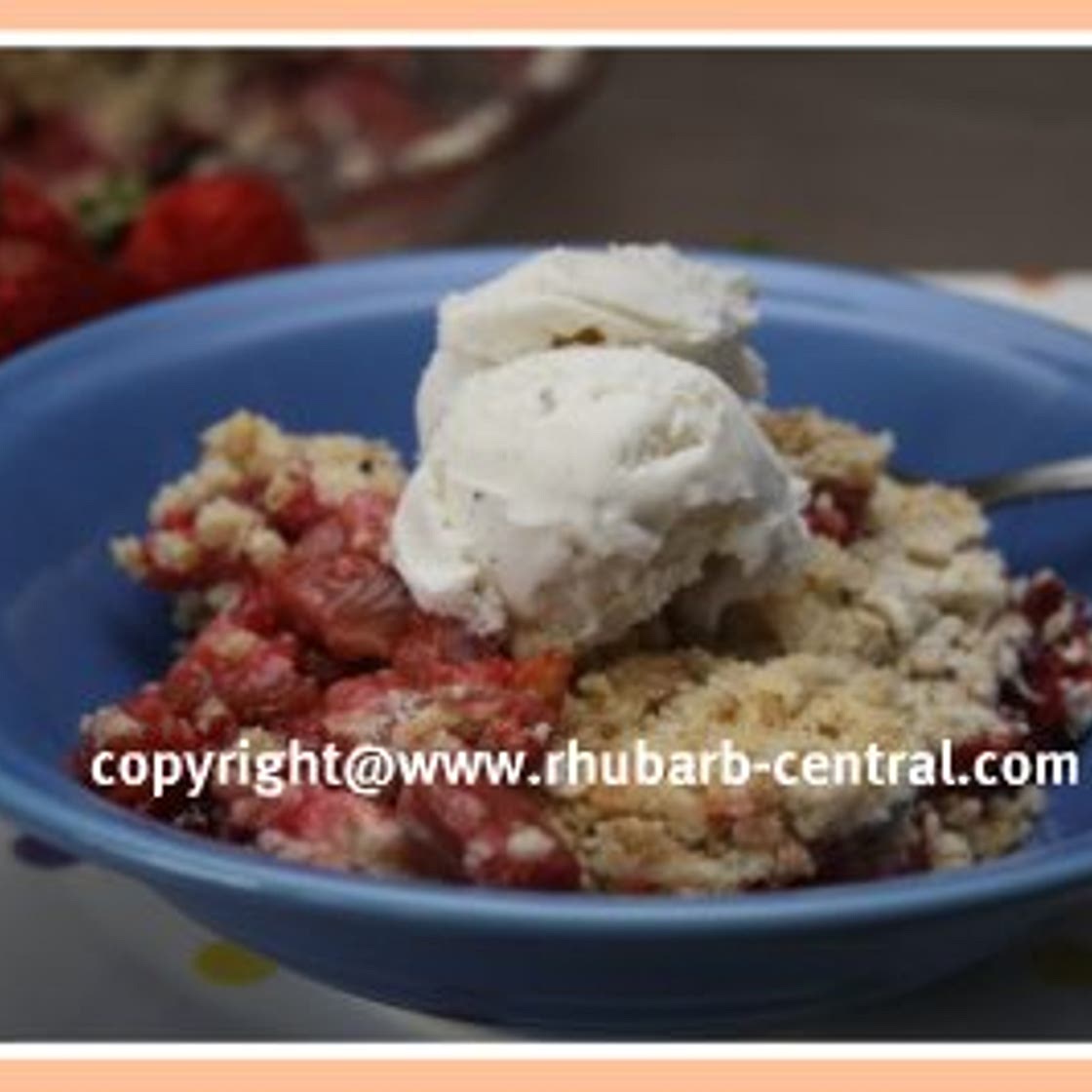 Rhubarb Strawberry Crumble with Oatmeal for Dessert or Brunch