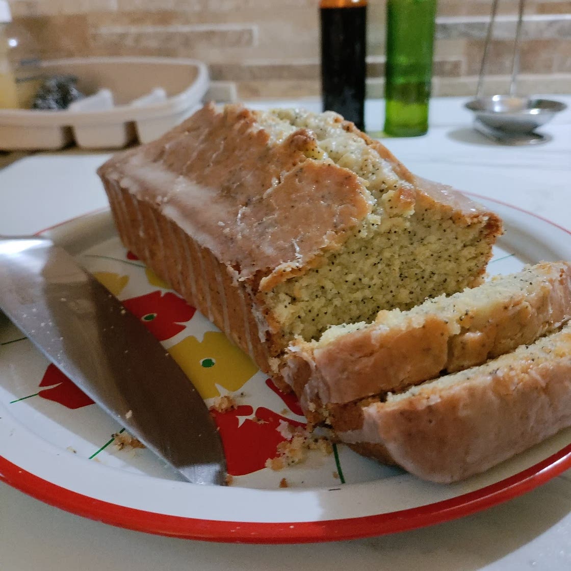 Lemon poppy seed cake