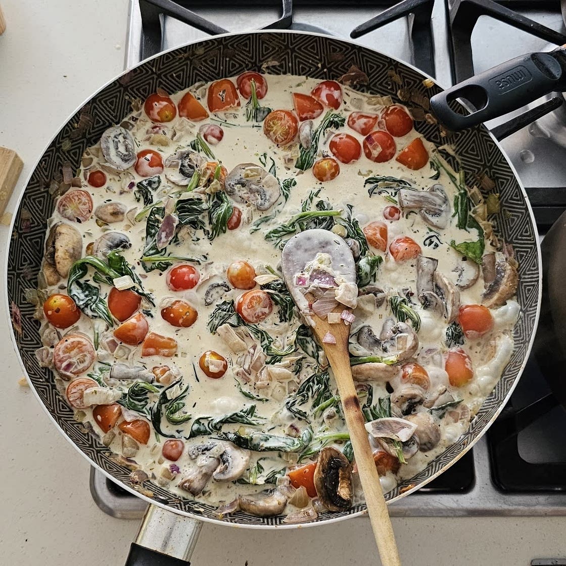 Keto Creamy Tuscan Chicken with Mushrooms, Spinach, & Cherry Tomatoes