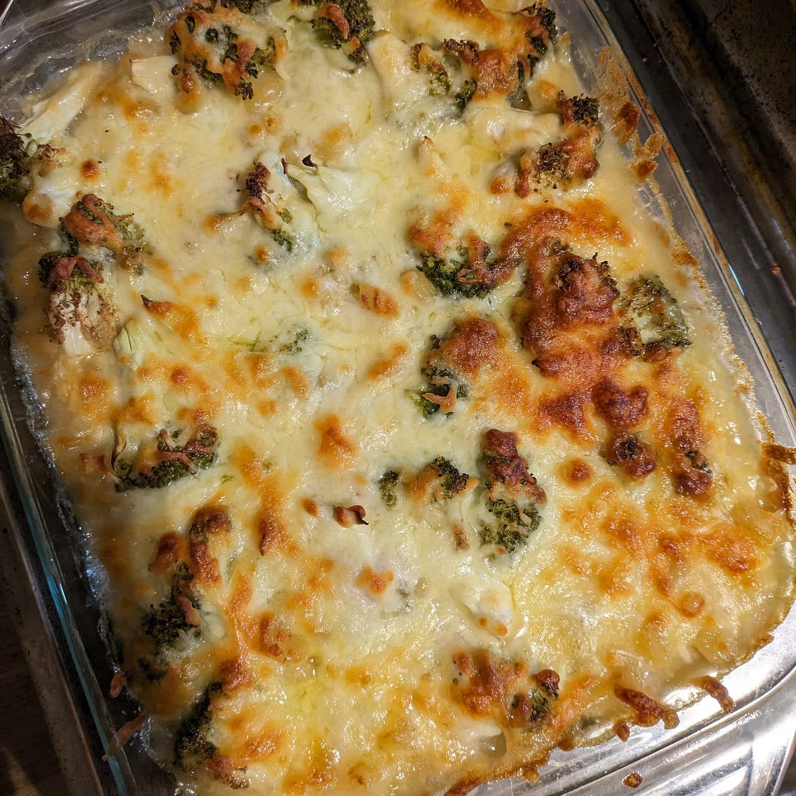 Ultra Lazy Creamy Chicken and Broccoli Pasta Bake