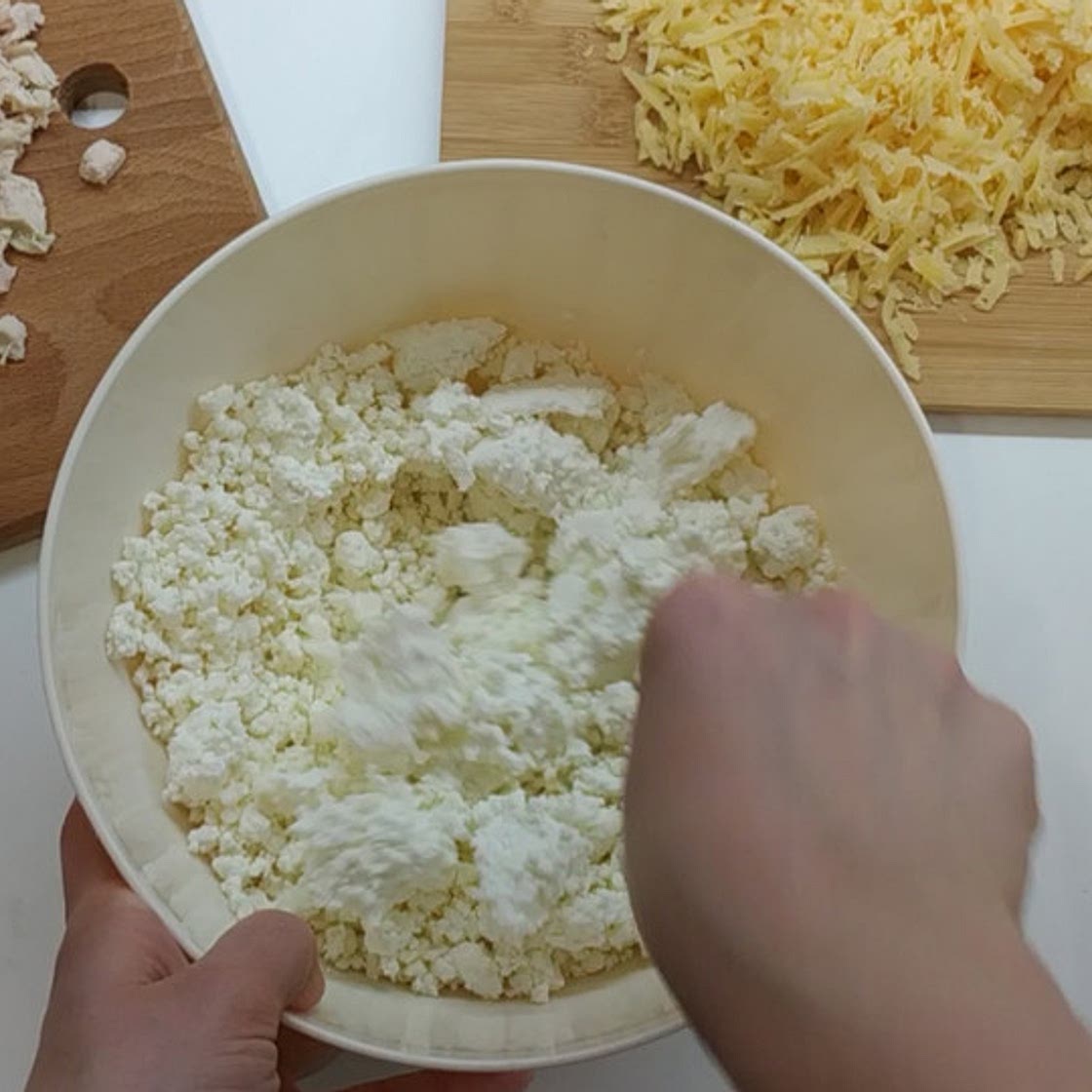 Мясо-творожные кексы