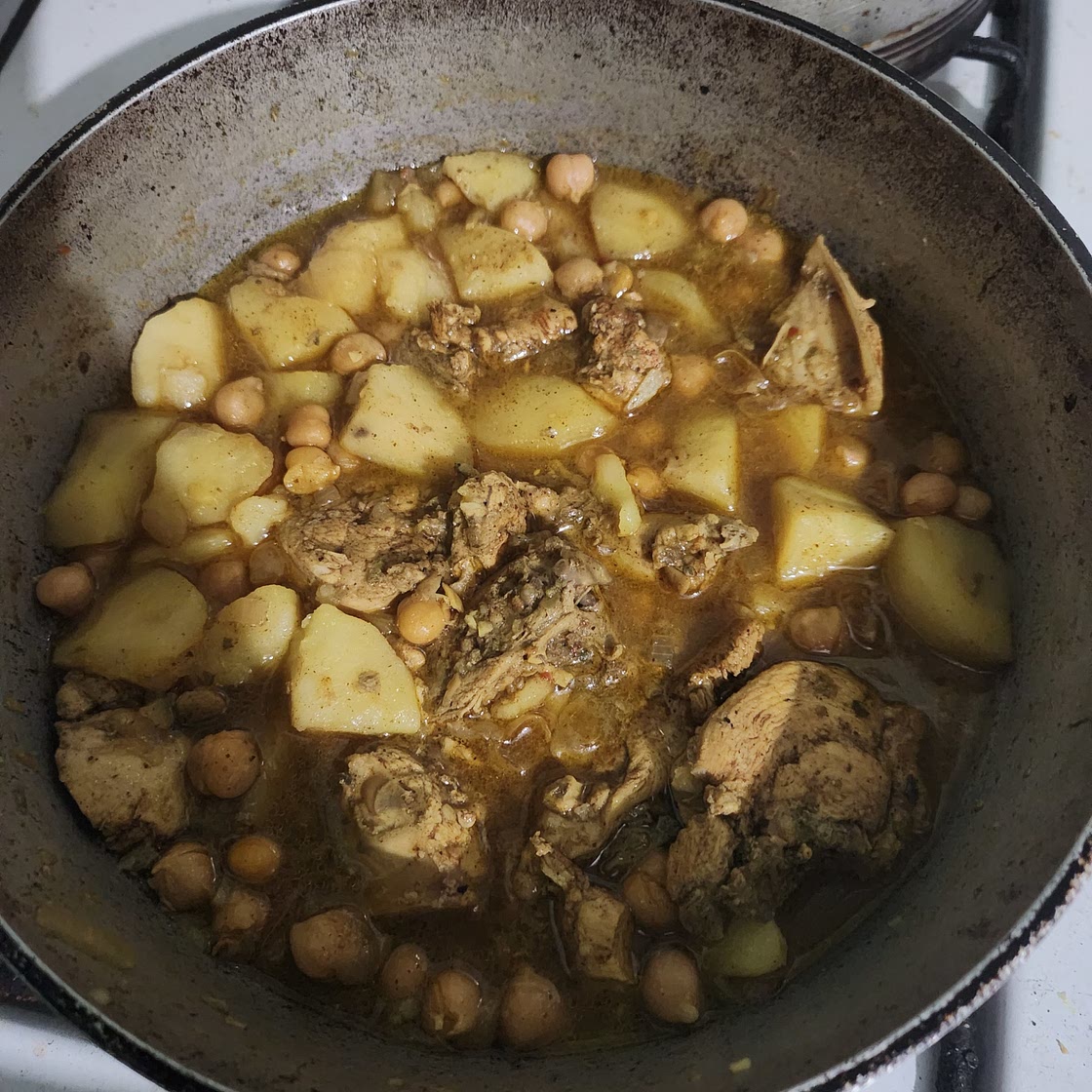 Curry chicken, potatoes and channa