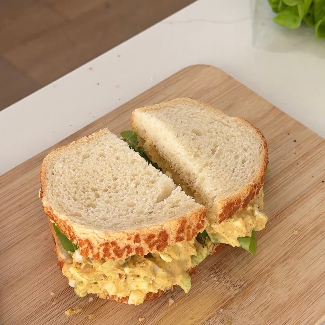 Curried egg sandwich