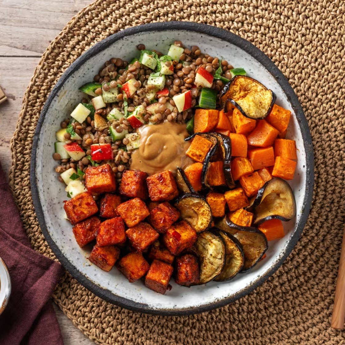 Buddha bowl avec vinaigrette tofu et tahini