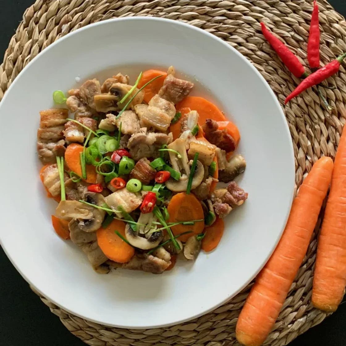 Stir Fry Pork Belly with Mushrooms and Carrots