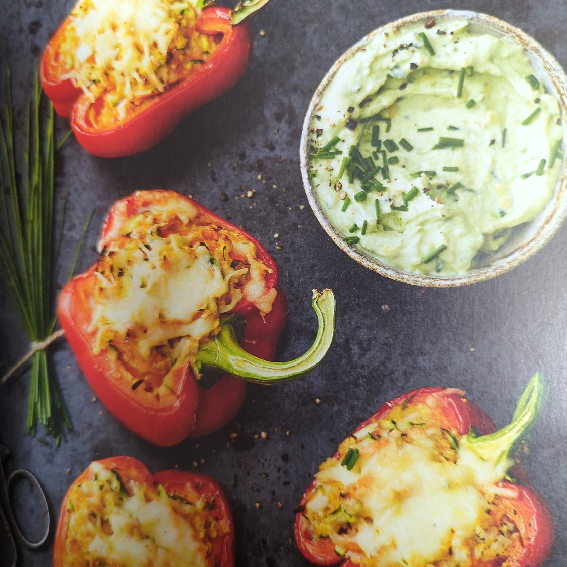 Gefüllte Paprika mit Avocadotopfen