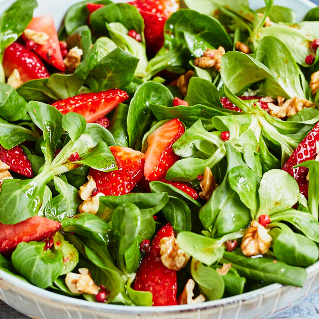 Feldsalat mit Erdbeeren - sommerlich & so lecker