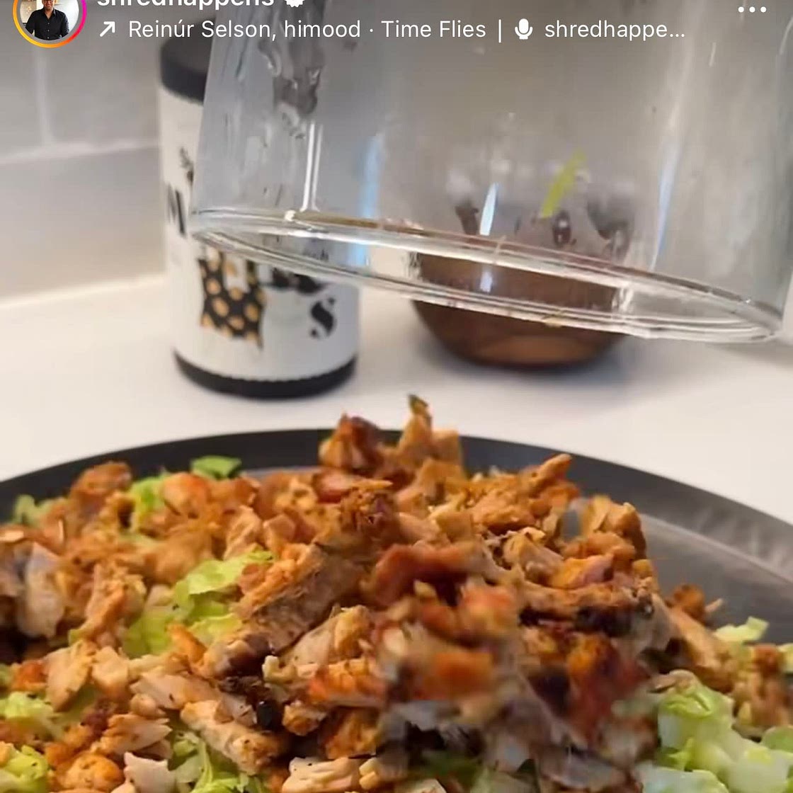 César salad with pasta 
