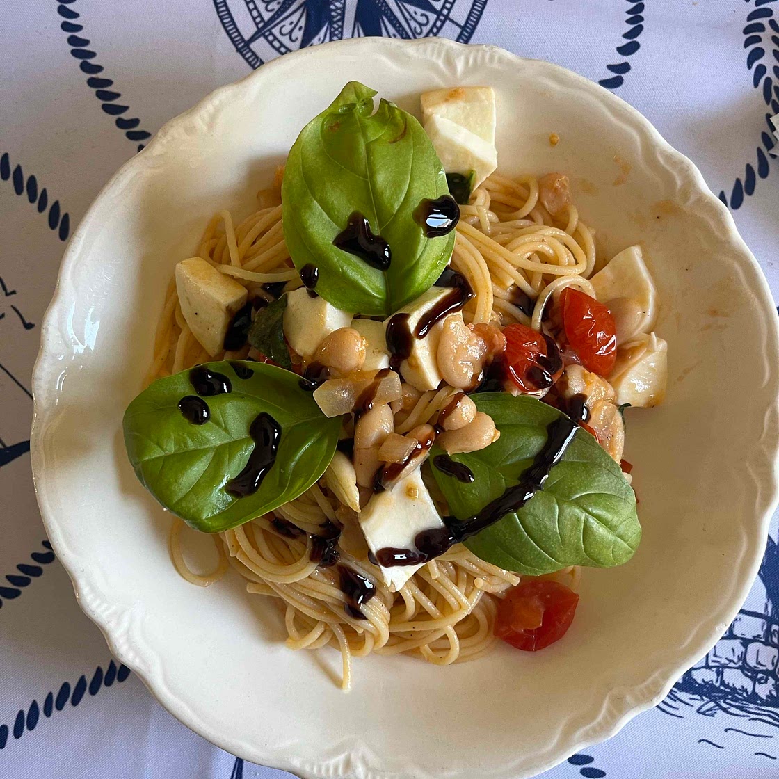 Caprese style pasta 