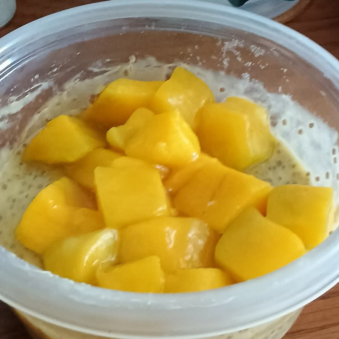 mango vanilla chia pudding 🥭