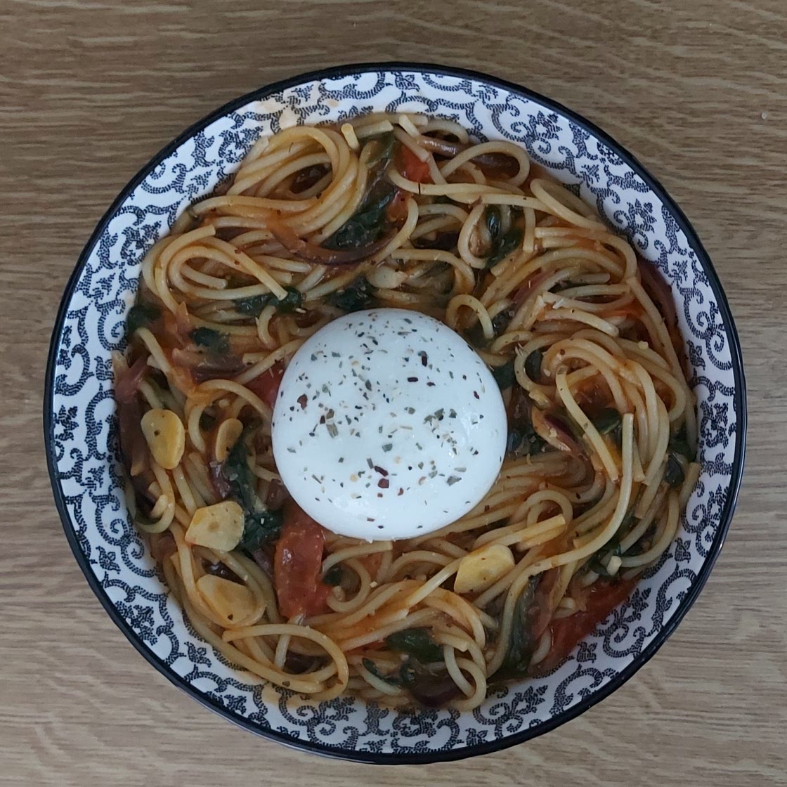 Tomaten Spinat Pasta mit Burrata