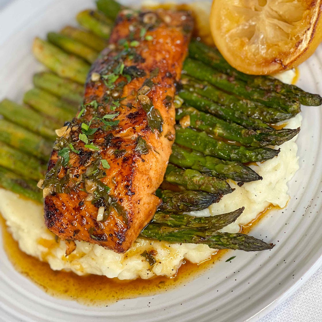 Pan seared salmon with mashed potatoes and roasted asparagus 
