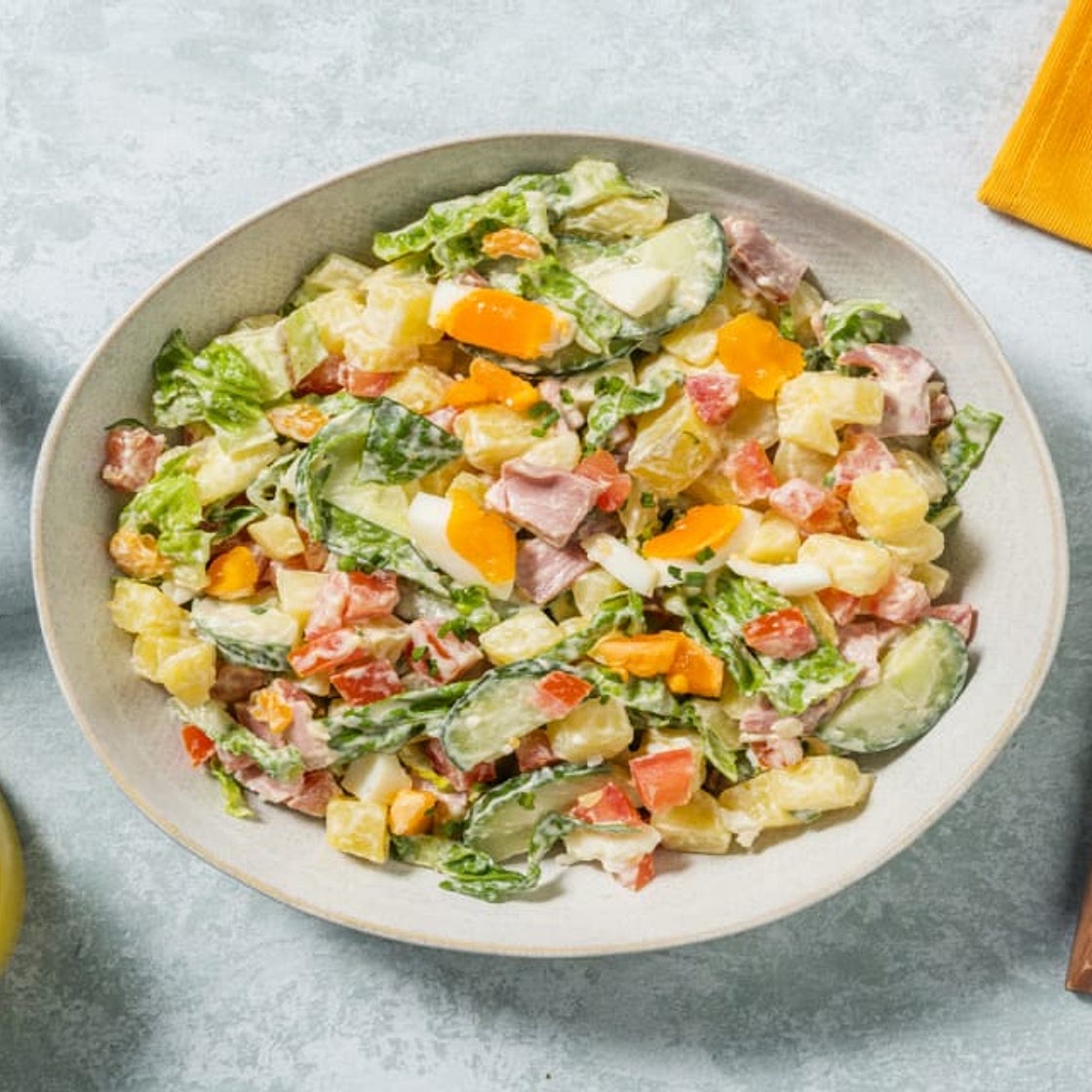 Salade façon piémontaise au jambon avec des pommes de terre & de la sucrine