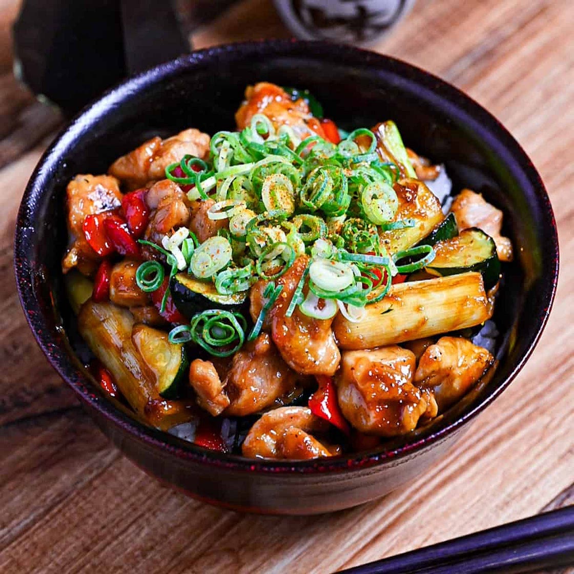 Yakitori Donburi (Japanese Chicken Rice Bowl)