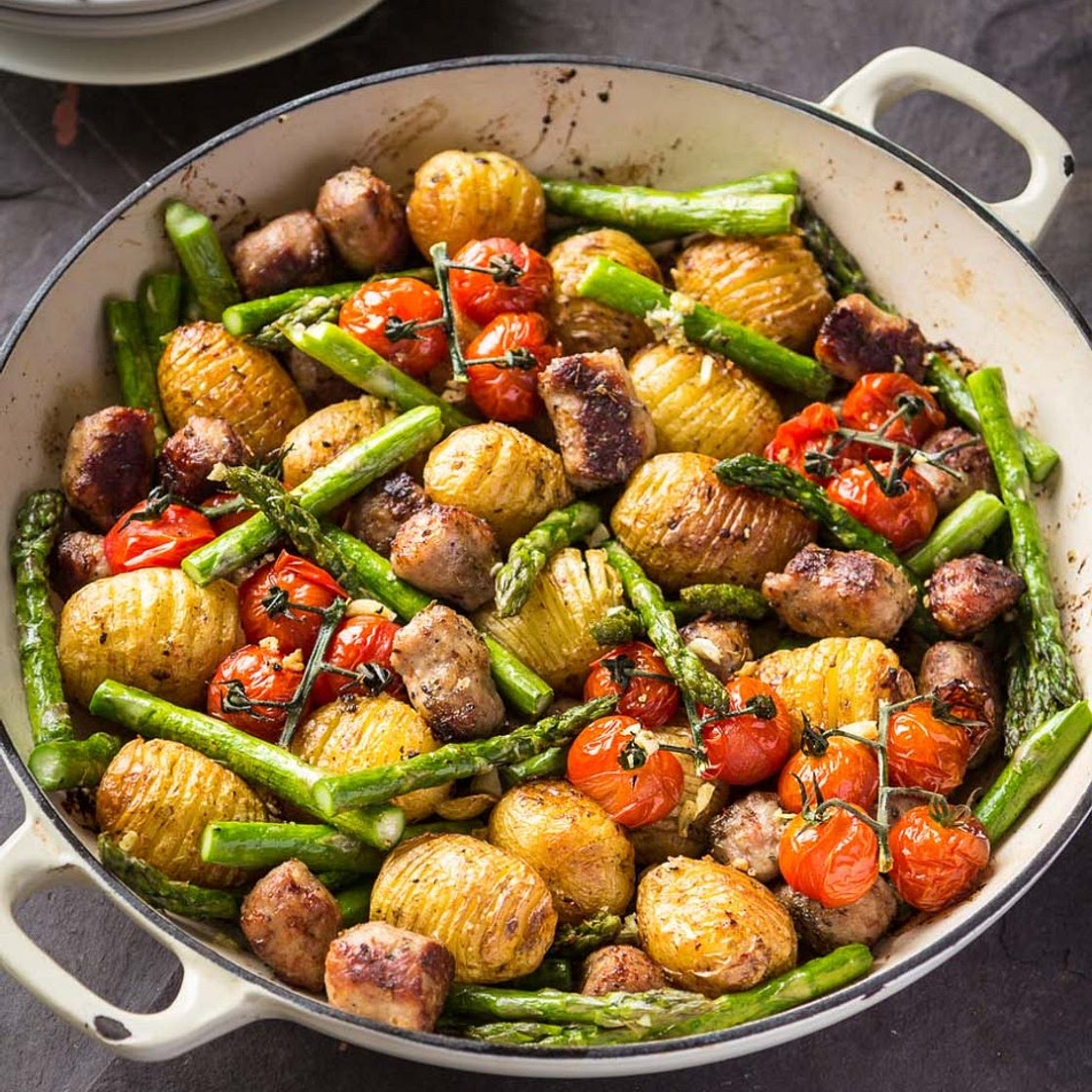One pan Sausage, Potato & Asparagus roast